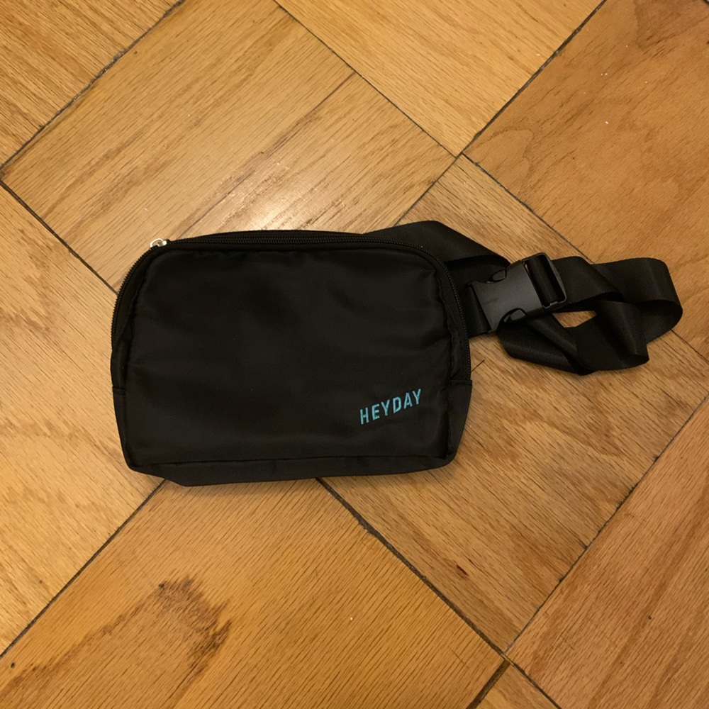 Heyday black belt bag